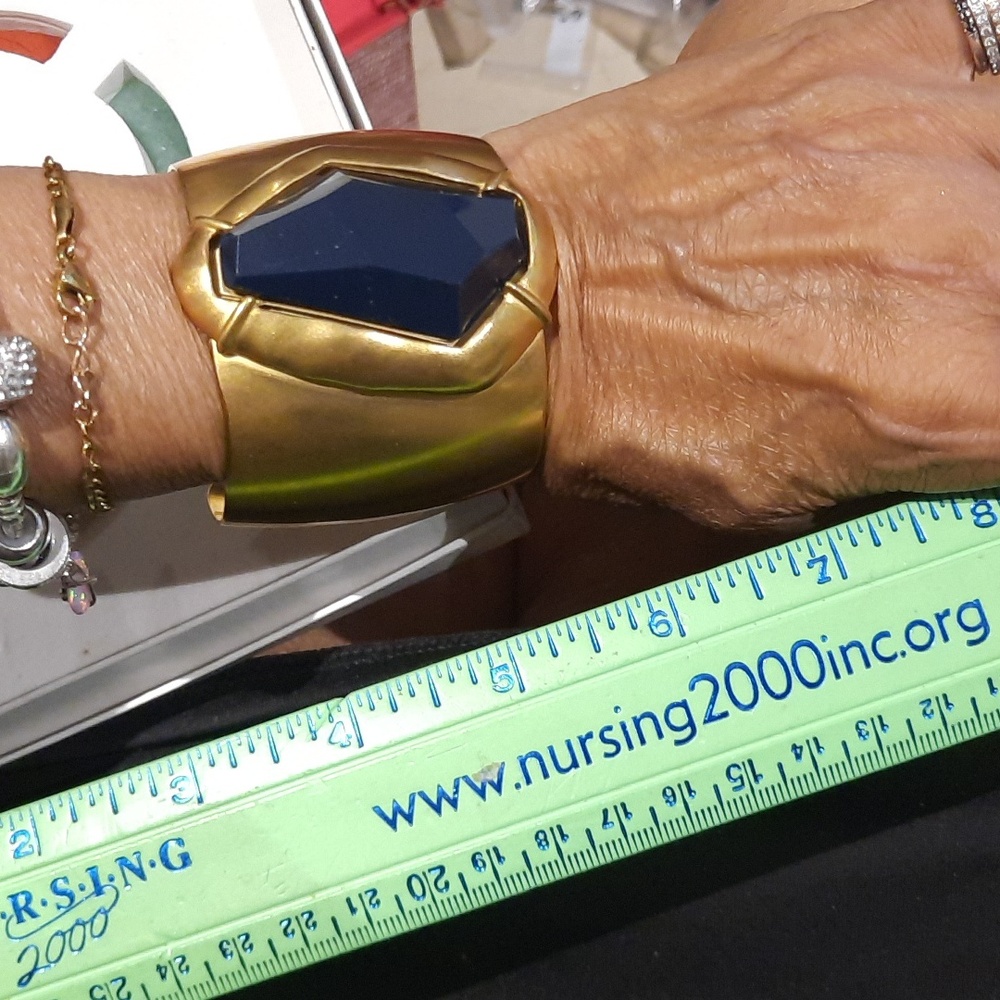 GENUINE DESIGNER TTAHARI CHUNKY MASSIVELY WIDE 18K BANGLE CUFF SIGNED